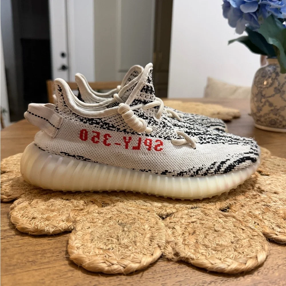 Yeezy 350 zebra